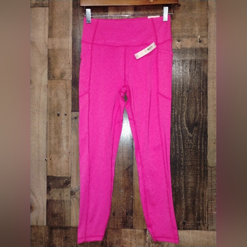NWT Victoria Secret Sport Essential Leggings 7/8 Length Pink